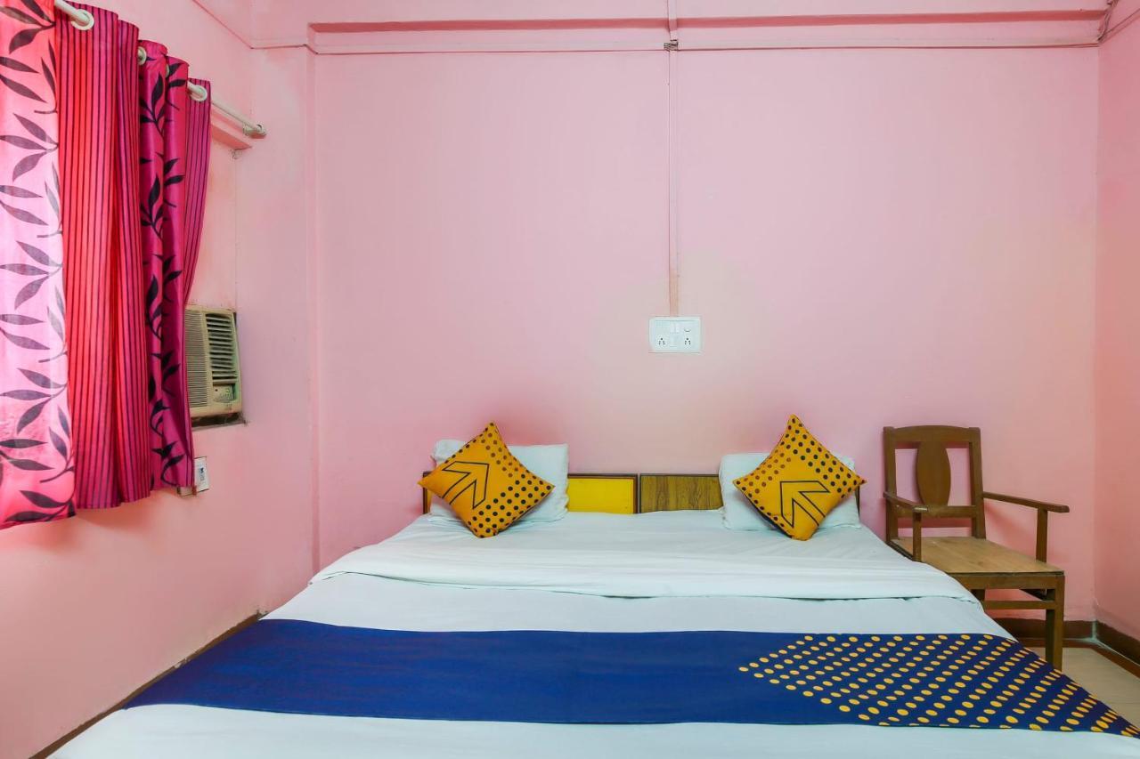 Spot On 67211 Hotel Gokul Daman Exterior foto