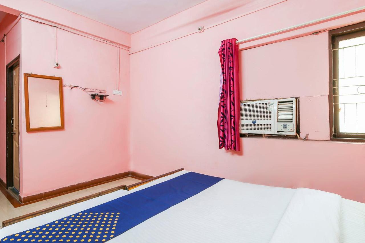 Spot On 67211 Hotel Gokul Daman Exterior foto
