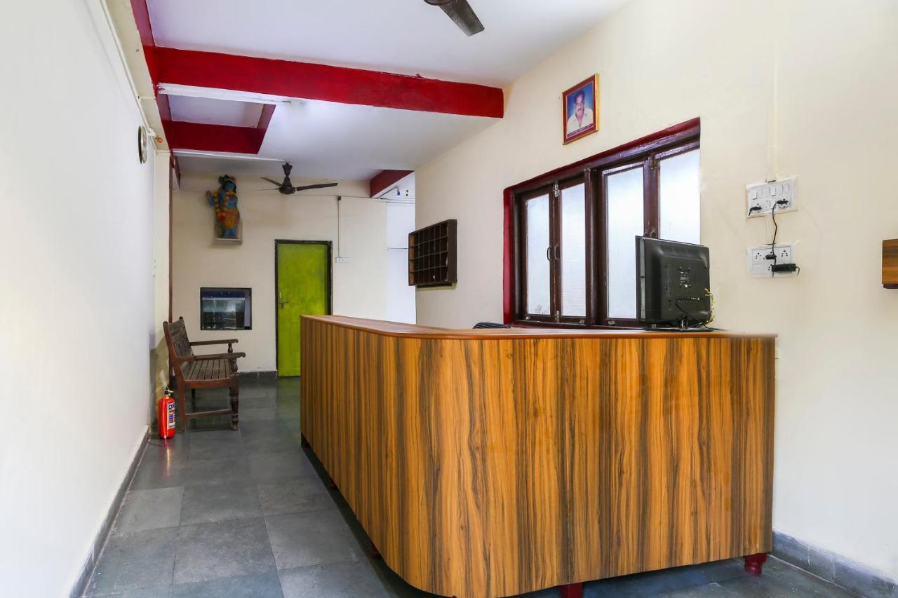 Spot On 67211 Hotel Gokul Daman Exterior foto